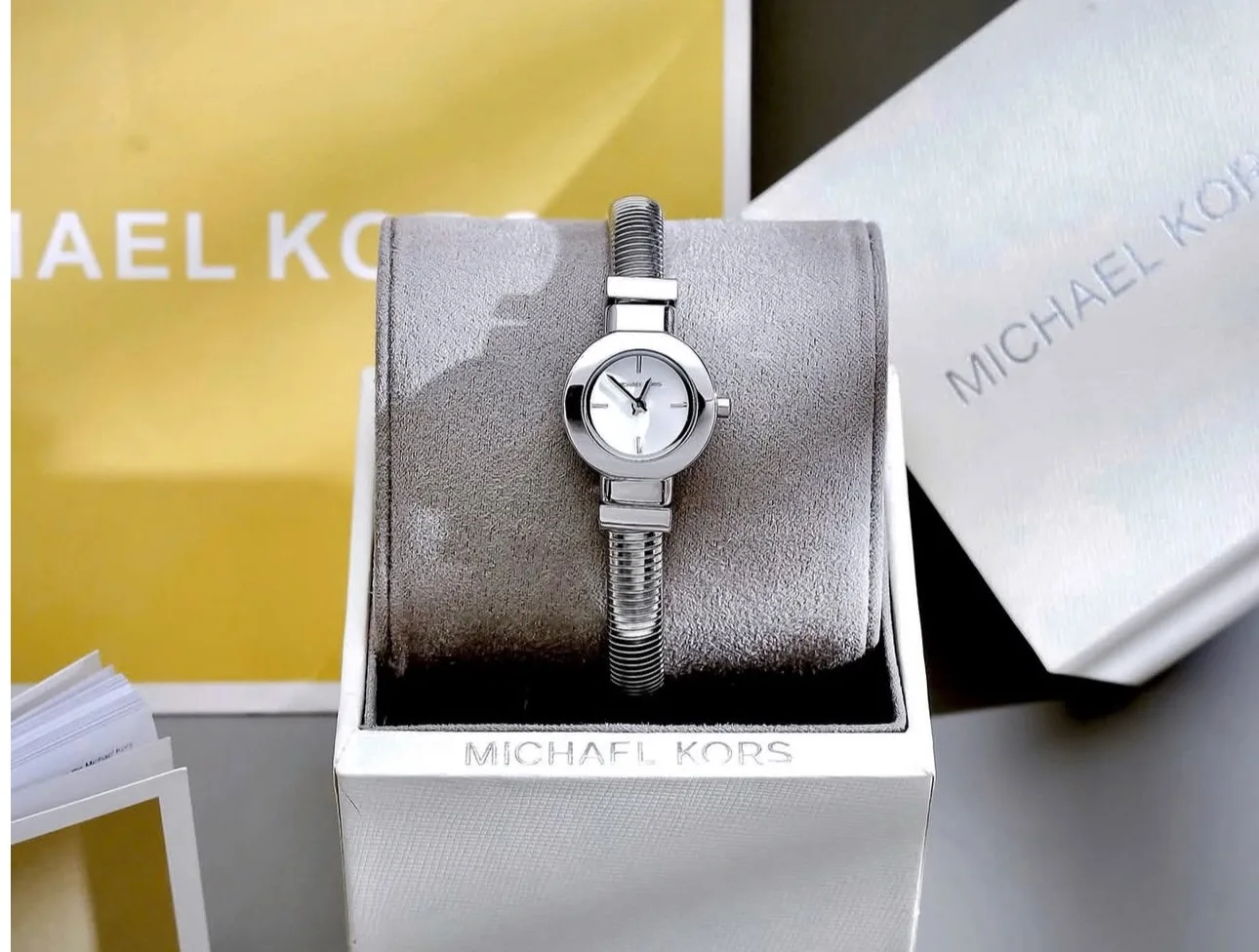 img_8493-2 Michael kors Gramercy NEW – Image 1